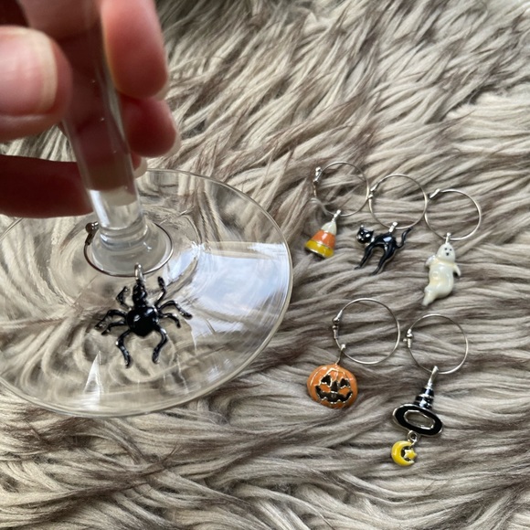 🕷️👻🎃 Halloween Wine Glass Charms - Picture 3 of 3